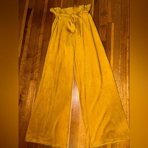 Suede mustard float pants. Size M.
